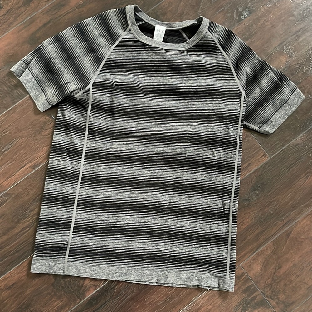 Fabletics men striped short sleeve - Size M